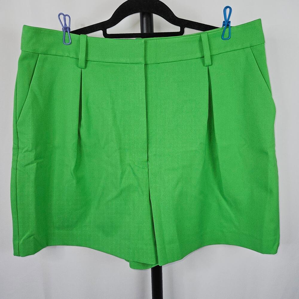 NWT'S Women's-Favorite Daughter-Kelly Green Shorts-Size‎ 16